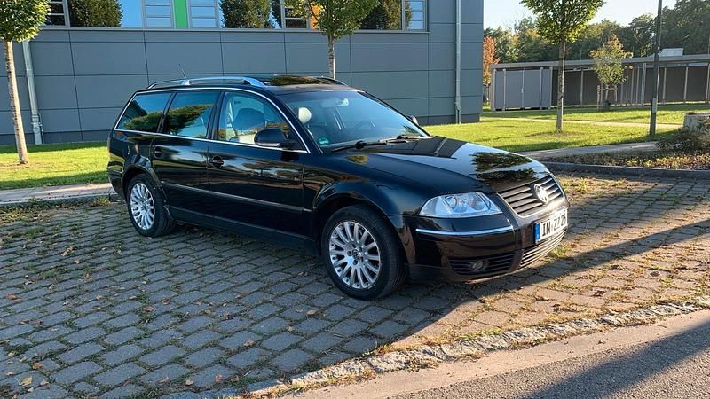 Schwarz Gebraucht 2004 VW Passat Exclusive Kombi | 2.600 € (Fairer Preis) - Bild 1/4