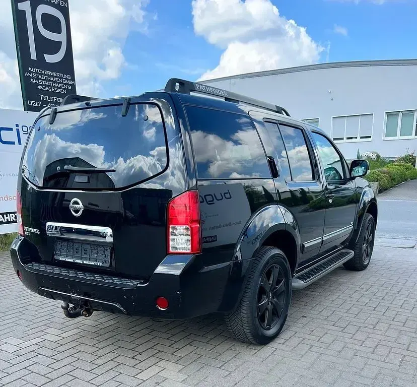 Gebraucht Nissan Pathfinder 231 PS (169 kW) 2011 Schwarz SUV