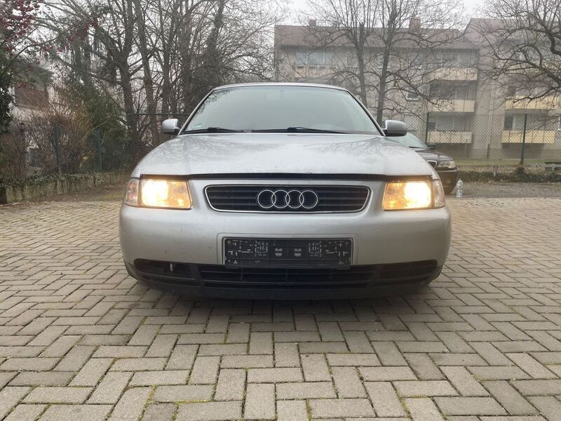 Silber Gebraucht 1998 Audi A3 Ambiente Limousine | 1.150 € (Fairer Preis) - Bild 1/4