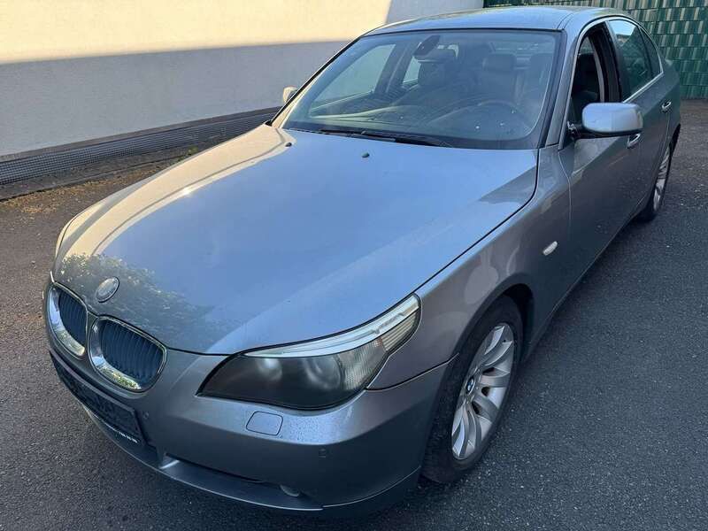 Grau Gebraucht 2004 BMW 525 Limousine | 3.900 € (Superpreis) - Bild 1/4