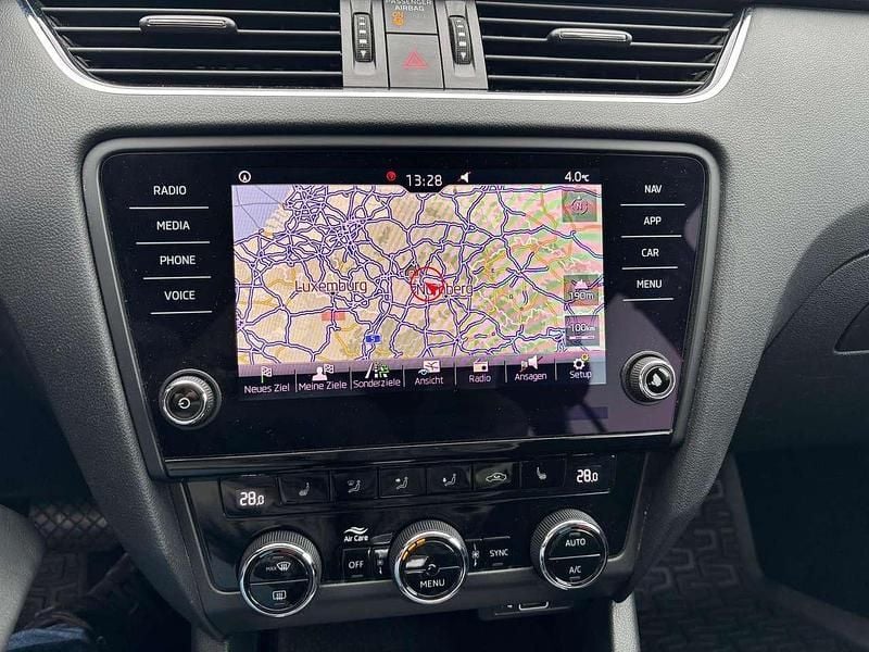 Gebraucht Skoda Octavia Ambition 150 PS (110 kW) 2019 Candyweiss Kombi