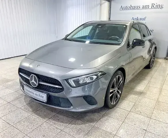 Gebraucht Mercedes A180 AMG Edition 1 136 PS (100 kW) 2020 Grau Limousine