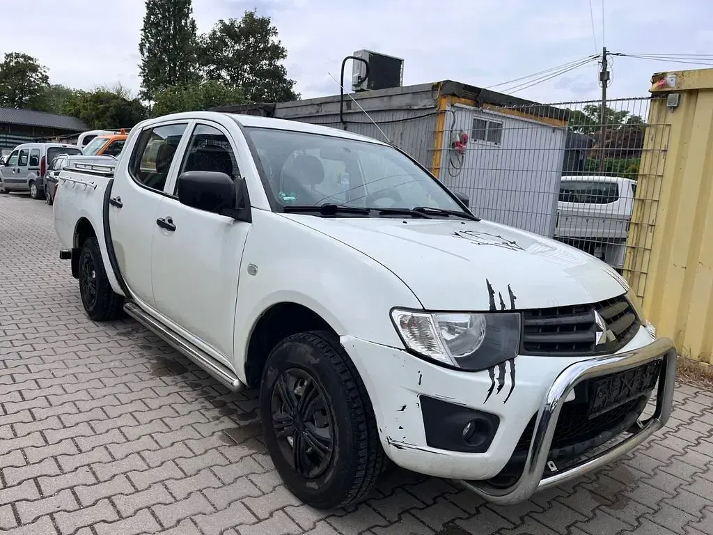 Gebraucht Mitsubishi L200 Inform 128 PS (94 kW) 2011 Pickup