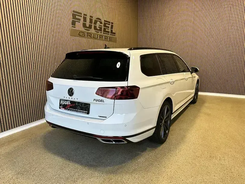 Gebraucht VW Passat R-line 272 PS (200 kW) 2020 Pure white Kombi