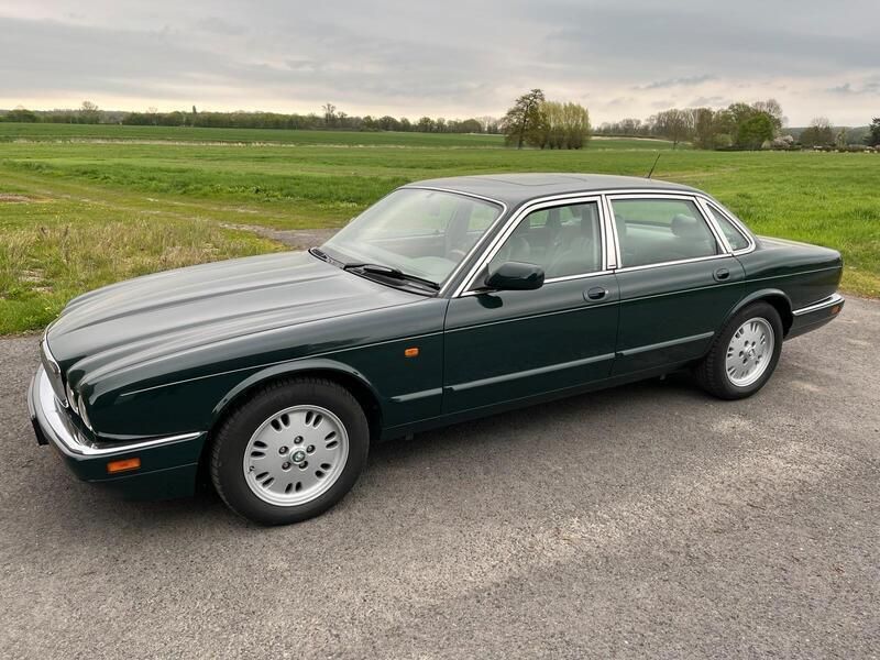 Grün Gebraucht 1996 Jaguar X300 Sovereign Limousine | 8.999 € - Bild 1/4