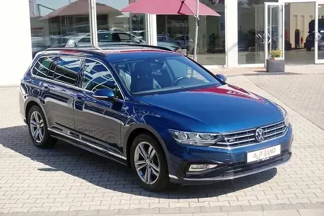 Gebraucht VW Passat R-line 150 PS (110 kW) 2022 Blau Kombi