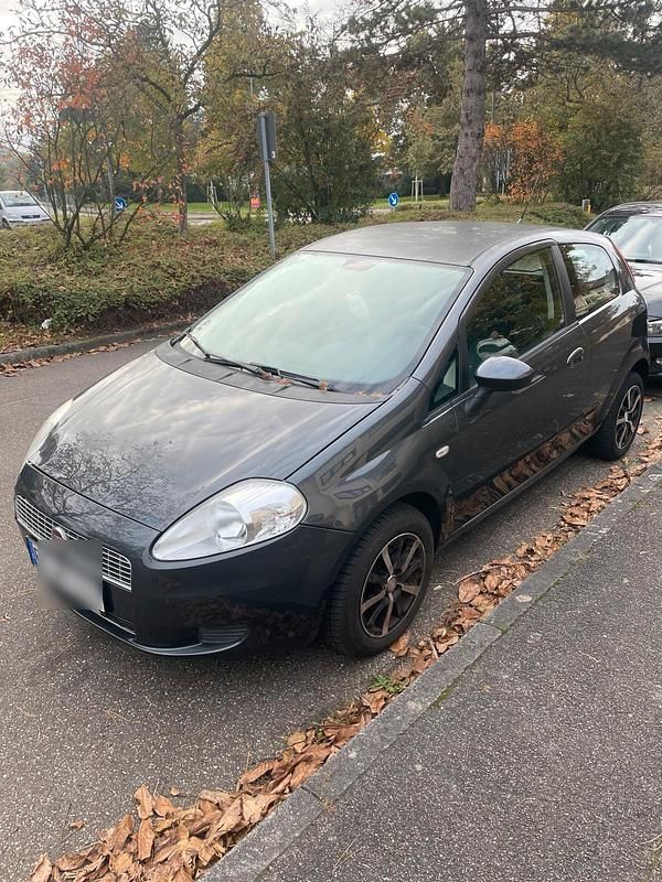 Grau Gebraucht 2009 Fiat Punto Kleinwagen | 2.200 € (Guter Preis) - Bild 1/4