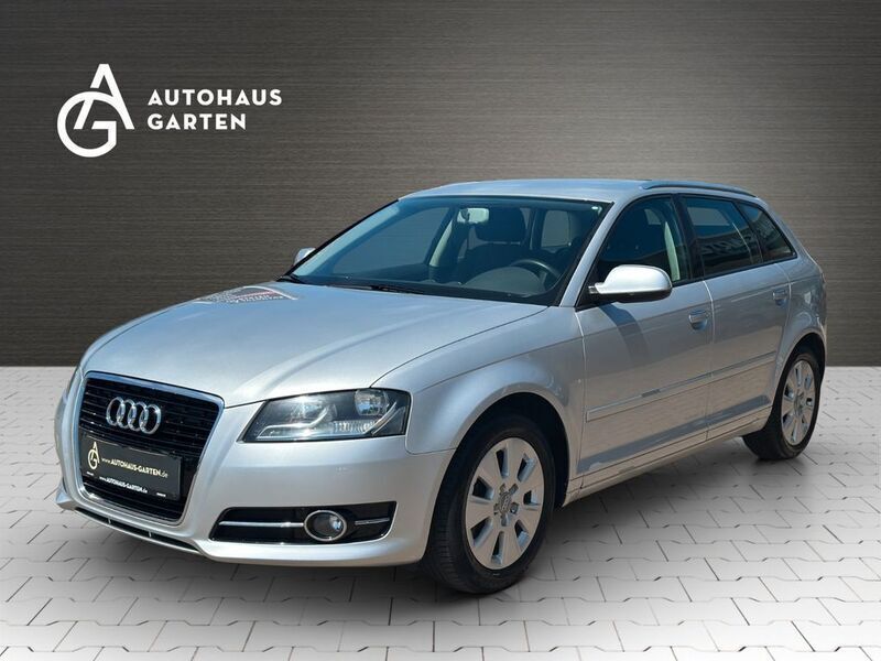 Silber Gebraucht 2011 Audi A3 Sportback Attraction Limousine | 6.950 € (Fairer Preis) - Bild 1/4