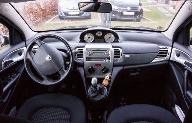 Gebraucht Lancia Ypsilon 60 PS (44 kW) 2010 Schwarz metallic Kleinwagen