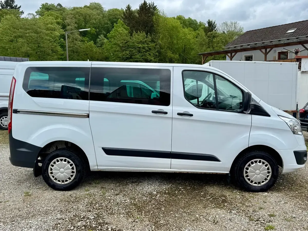 Käytetty Ford Transit Custom 125 HP (91 kW) 2013 Valkoinen Tila-auto