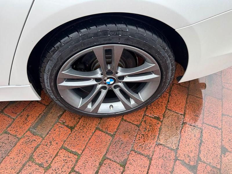 Gebraucht BMW 320 Comfort Edition 184 PS (135 kW) 2012 Weiß Limousine