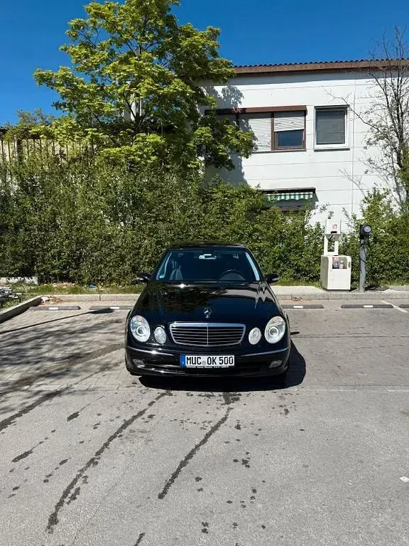 Gebraucht Mercedes E500 Avantgarde 306 PS (225 kW) 2003 Schwarz Limousine
