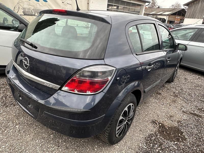 Gebraucht Opel Astra 90 PS (66 kW) 2009 Grau Limousine