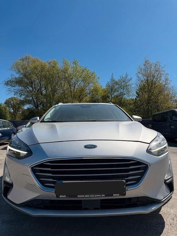 Gebraucht Ford Focus Cool & Connect 120 PS (88 kW) 2019 Silber Limousine