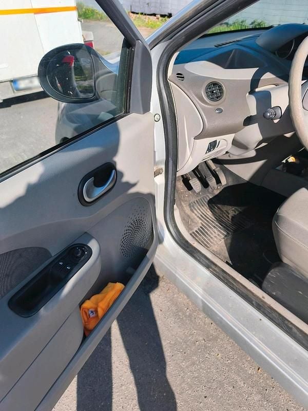 Usata Renault Twingo 75 CV (55 kW) 2010 Grigio Utilitaria