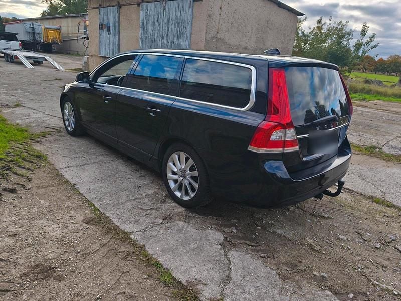 Gebraucht Volvo V70 Summum 115 PS (84 kW) 2014 Schwarz Kombi