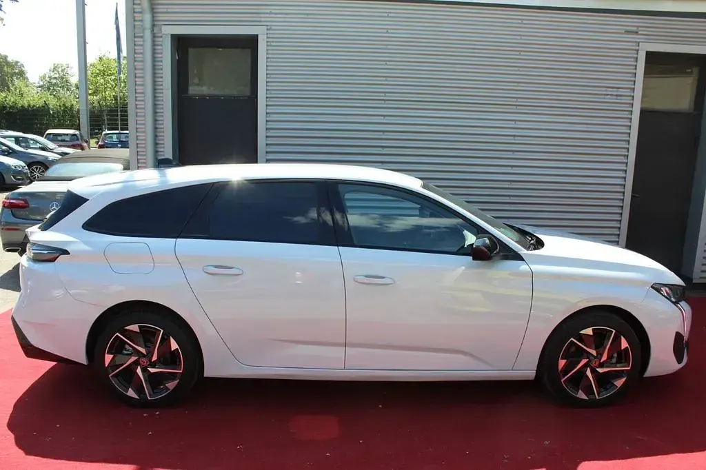 Gebraucht Peugeot 308 SW Allure 131 PS (96 kW) 2024 Weiß Kombi
