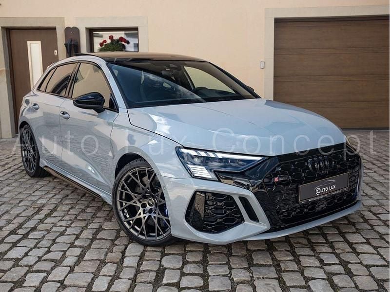 Neu Audi RS3 Performance 407 PS (299 kW) 2025 Grau Limousine