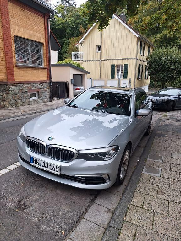 Silber Gebraucht 2019 BMW 520 Kombi | 16.500 € (Guter Preis) - Bild 1/4