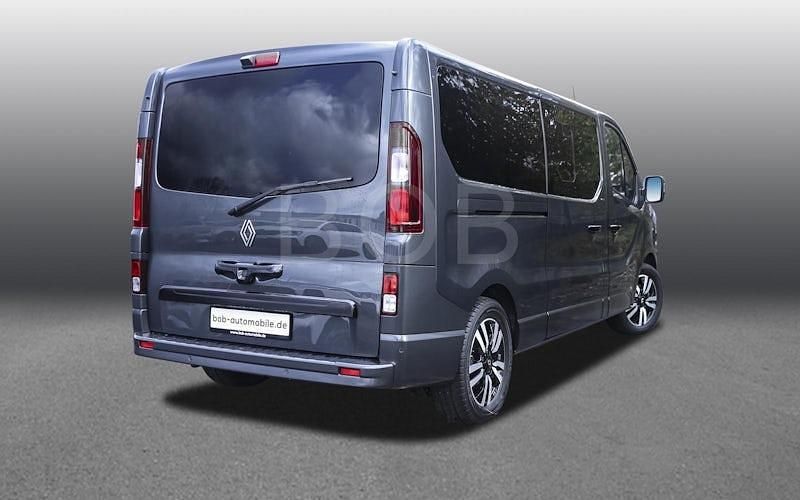 Gebraucht Renault Trafic 150 PS (110 kW) 2024 Grau "comete" (grau) Van / Kleinbus