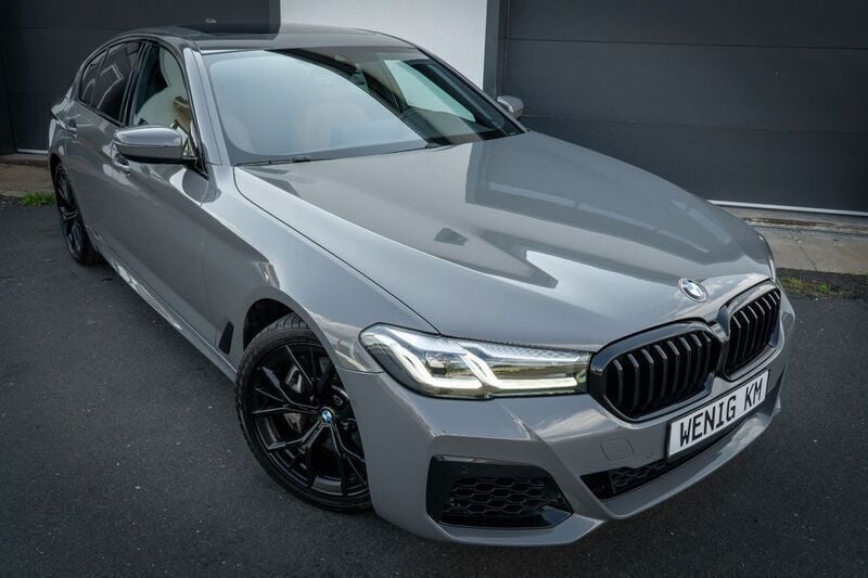 Grau Gebraucht 2022 BMW 540 M Sport Limousine | 44.500 € (Superpreis) - Bild 1/4