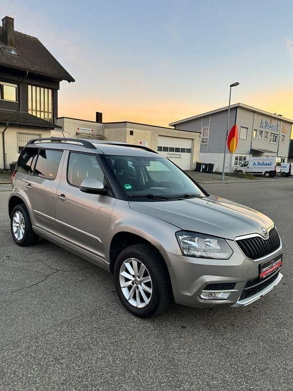Gebraucht Skoda Yeti Ambition 150 PS (110 kW) 2015 Beige SUV