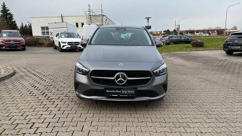 Gebraucht Mercedes E250 Progressive 163 PS (119 kW) 2024 Grau Limousine