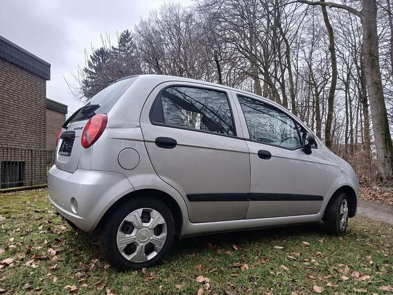 Gebraucht Chevrolet Matiz 52 PS (38 kW) 2010 Silber Kleinwagen