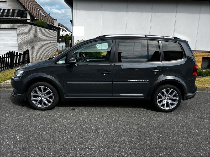 Gebraucht VW Touran Cross 140 PS (102 kW) 2014 Grau Van / Kleinbus
