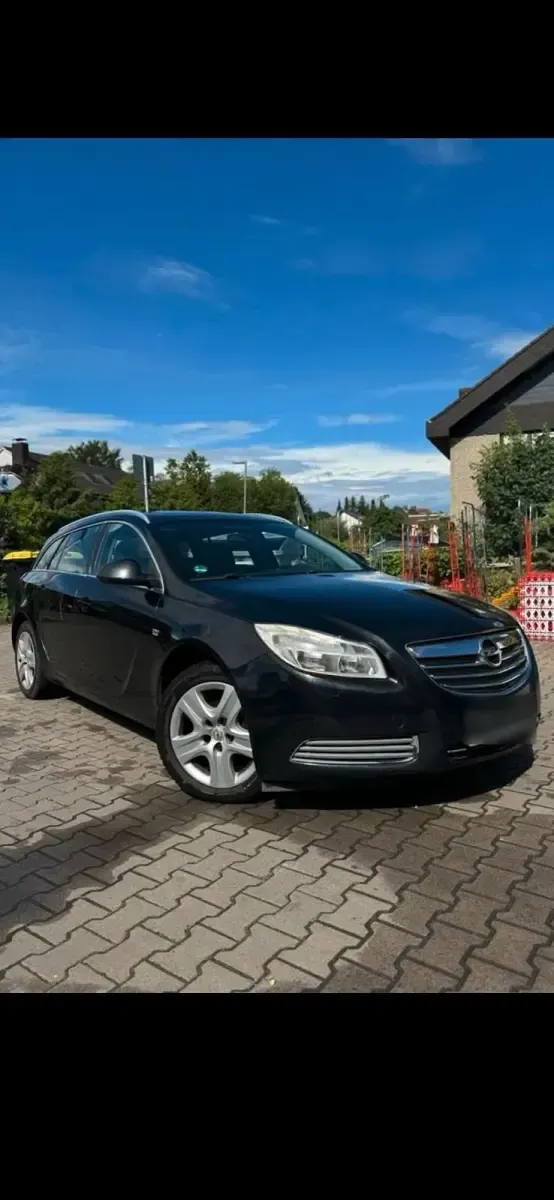 Gebraucht Opel Insignia 160 PS (117 kW) 2011 Schwarz Kombi