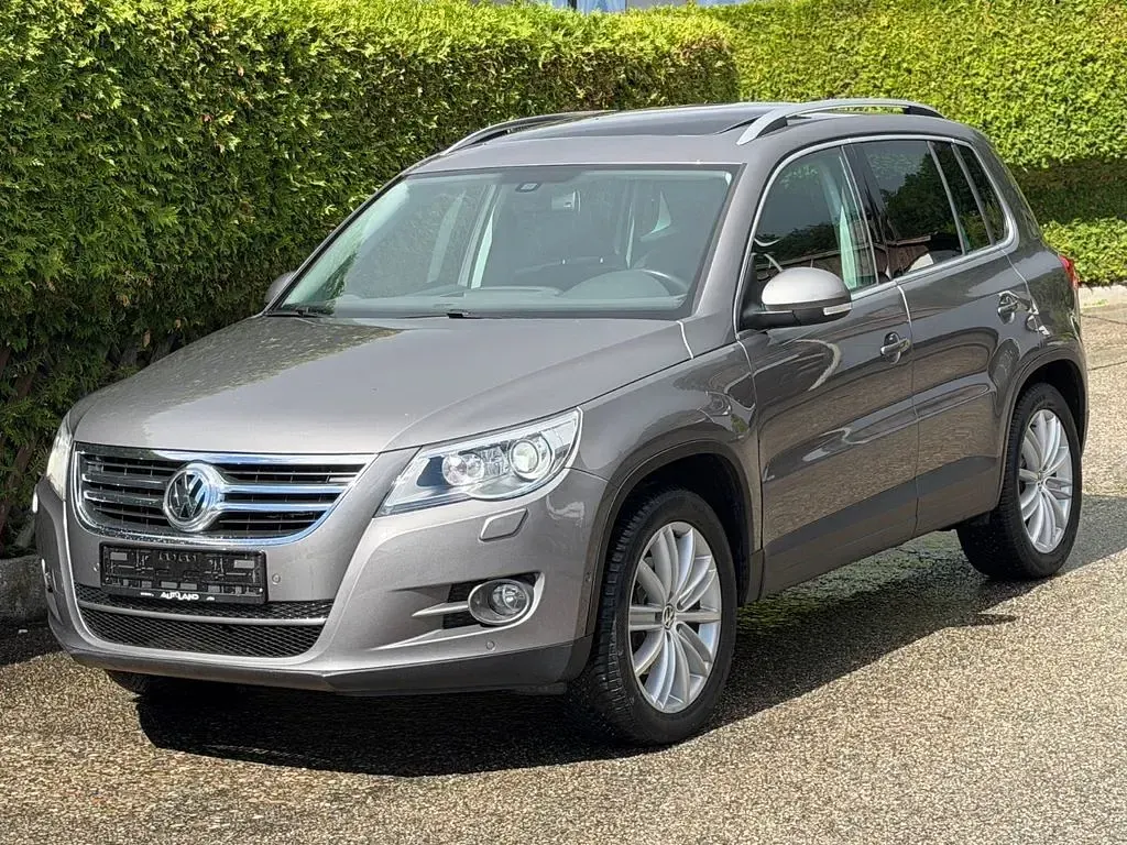 Gebraucht VW Tiguan Team 140 PS (102 kW) 2011 Grau SUV