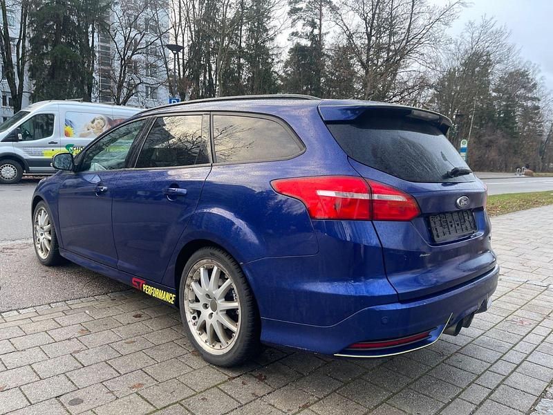 Gebraucht Ford Focus ST 250 PS (183 kW) 2016 Blau Kombi