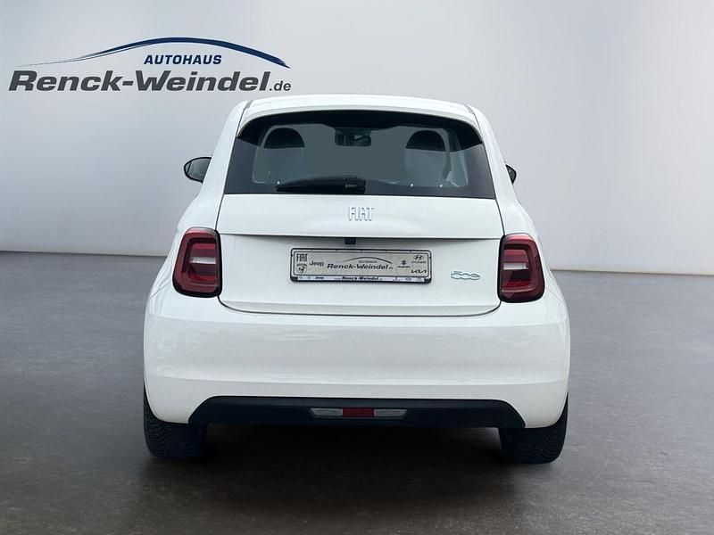 Gebraucht Fiat 500e Icon 86 kW (118 PS) 2022 Weiß Kleinwagen