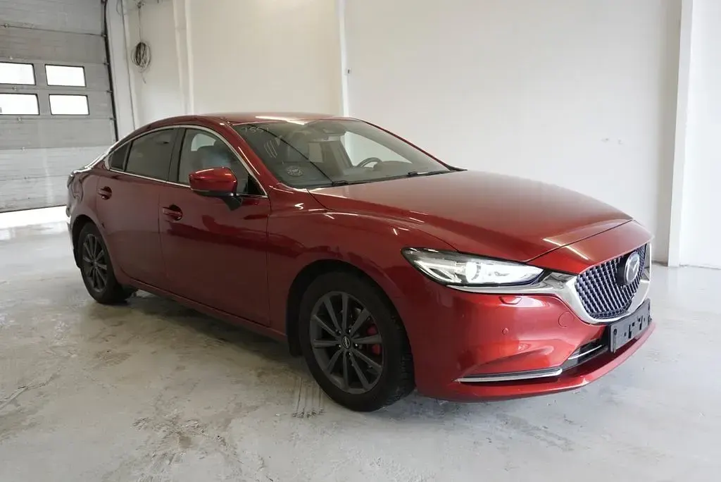 Używany Mazda 6 Optimum 194 KM (142 kW) 2018 Czerwony Sedan/Limuzyna