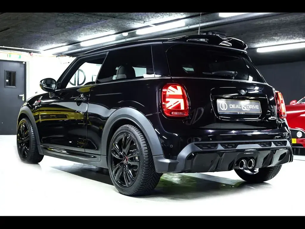 Gebraucht Mini John Cooper Works 231 PS (169 kW) 2022 Schwarz Kleinwagen