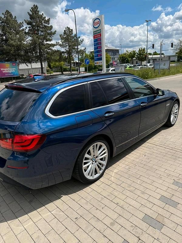 Blau Gebraucht 2012 BMW 530 Kombi | 8.999 € (Superpreis) - Bild 1/4