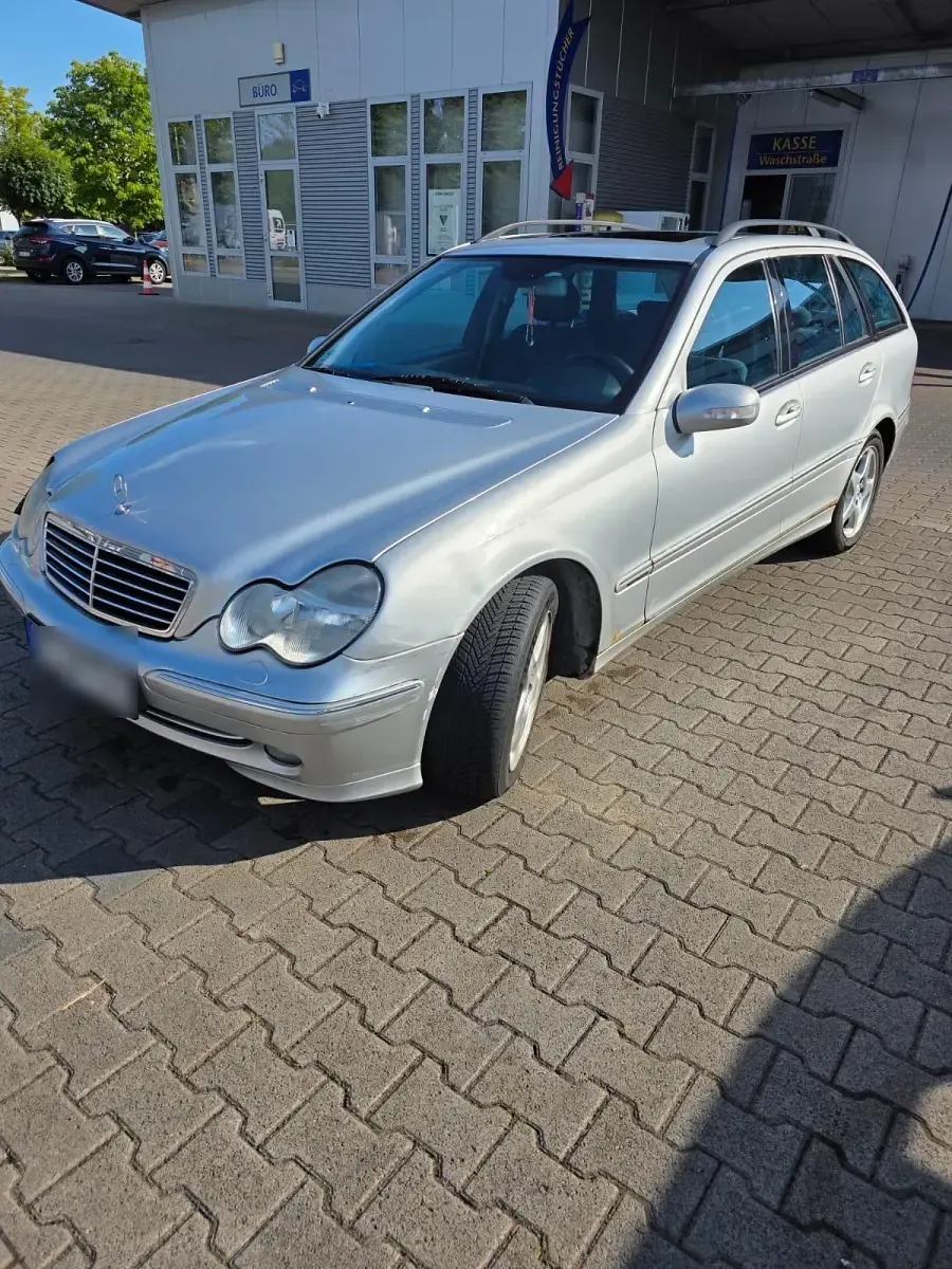 Gebraucht Mercedes C220 Avantgarde 143 PS (105 kW) 2004 Silber Kombi
