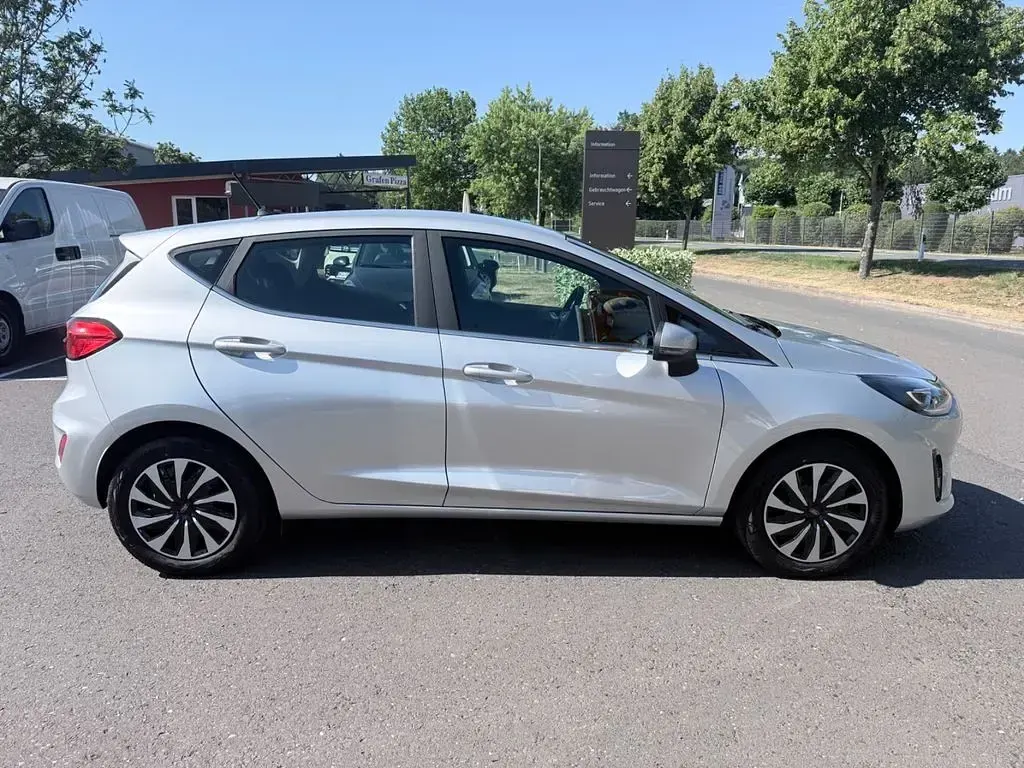 Gebraucht Ford Fiesta Titanium 101 PS (74 kW) 2022 Silber Kleinwagen