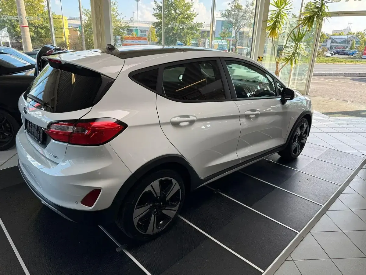 Gebraucht Ford Fiesta Active 125 PS (91 kW) 2022 Weiß Kleinwagen