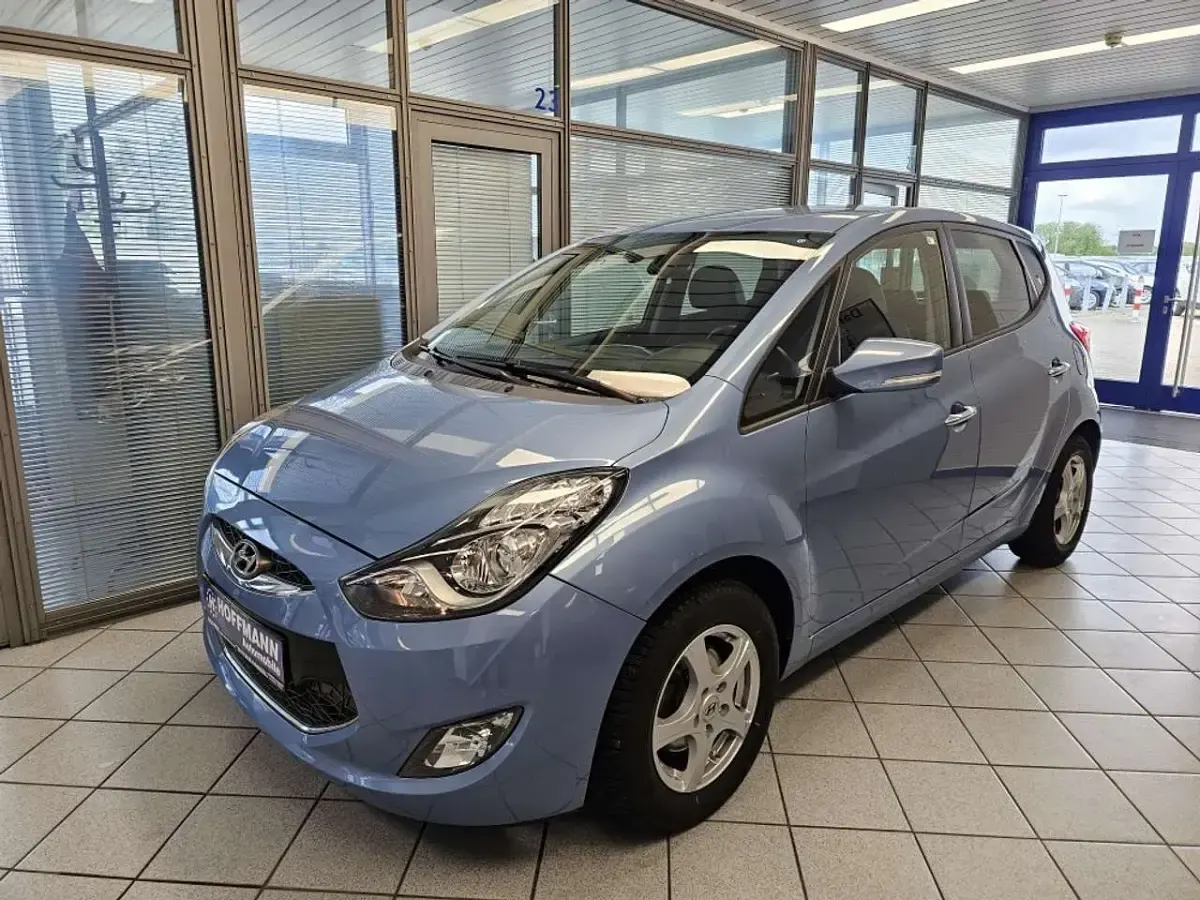 Gebraucht Hyundai ix20 125 PS (91 kW) 2014 Blau Kleinwagen