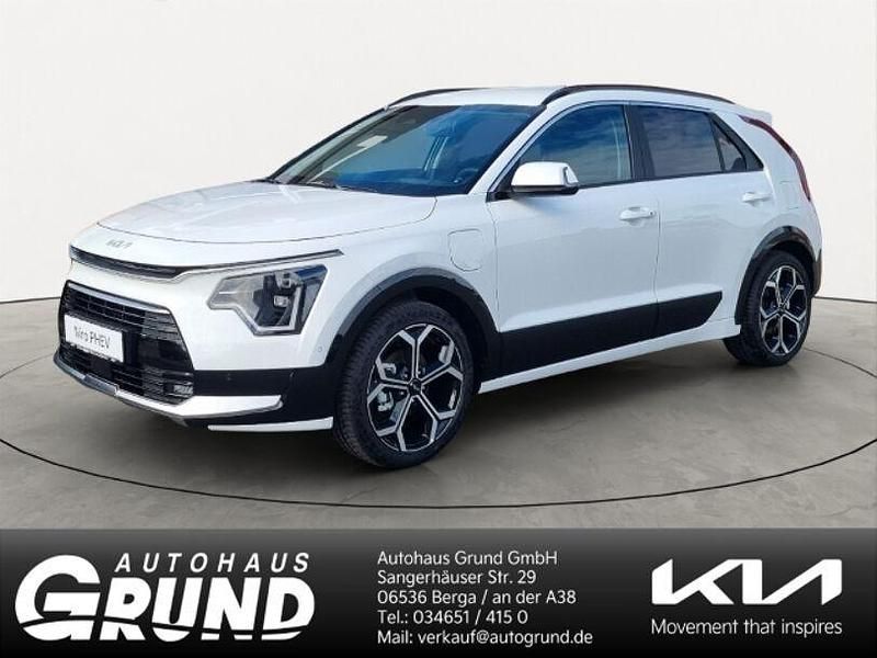Schneeweiß Gebraucht 2024 Kia Niro Spirit SUV | 35.480 € (Guter Preis) - Bild 1/4