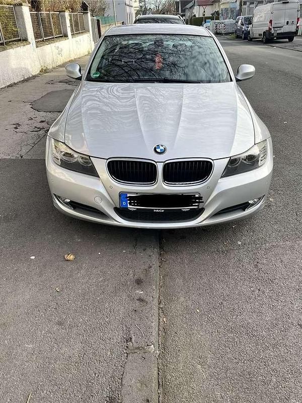 Gebraucht BMW 318 143 PS (105 kW) 2008 Silber Limousine