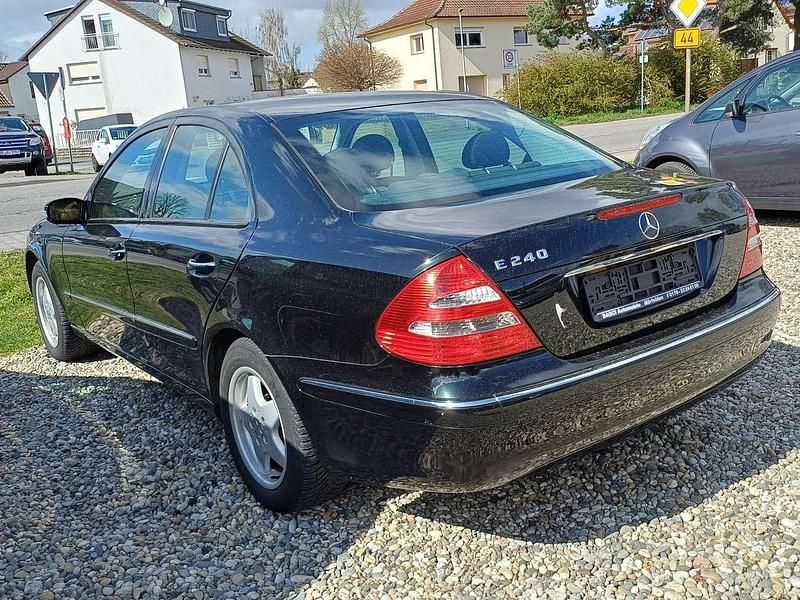 Gebraucht Mercedes E240 177 PS (130 kW) 2002 Melanitschwarz Limousine