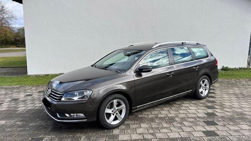 Braun Gebraucht 2012 VW Passat Comfortline Kombi | 7.900 € (Fairer Preis) - Bild 1/4