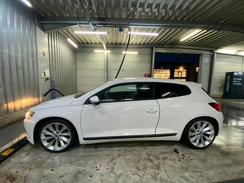 Gebraucht VW Scirocco 122 PS (89 kW) 2009 Weiß Coupé