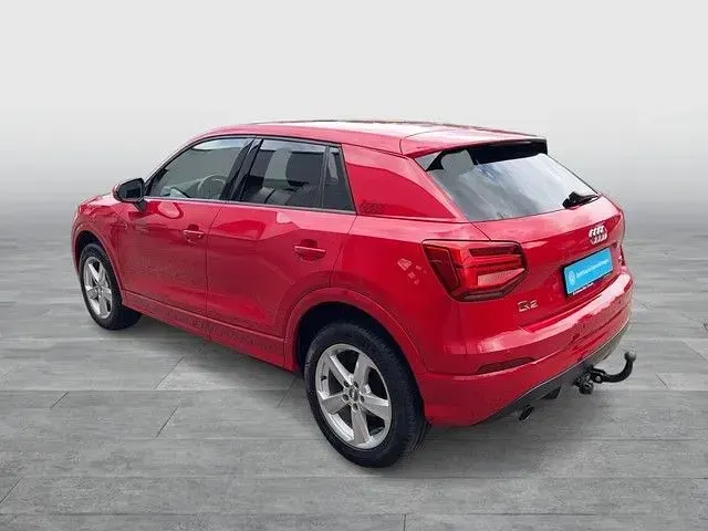 Gebraucht Audi Q2 Sport 116 PS (85 kW) 2017 Rot SUV