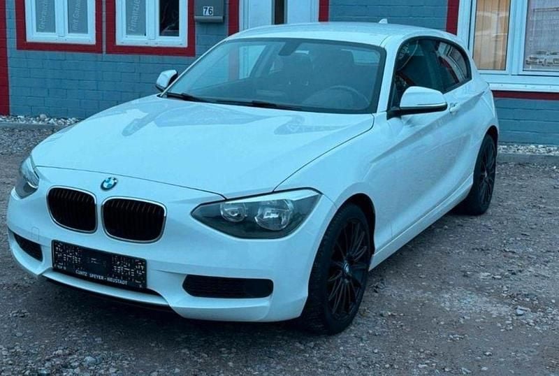 Gebraucht BMW 116 Advantage 136 PS (100 kW) 2013 Weiß Kleinwagen