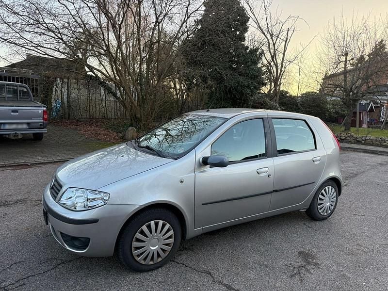Gebraucht Fiat Punto Emotion 95 PS (69 kW) 2003 Silber Kleinwagen