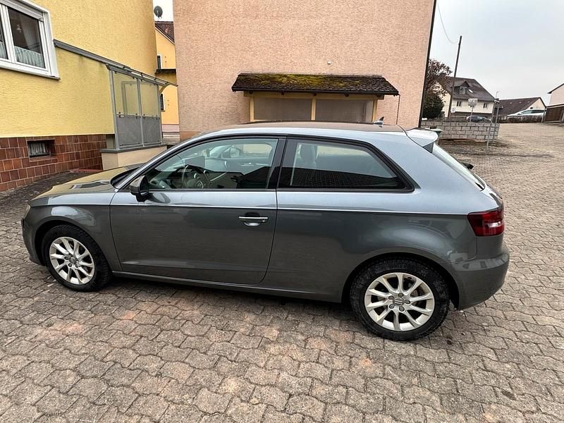 Gebraucht Audi A3 110 PS (80 kW) 2015 Grau Limousine