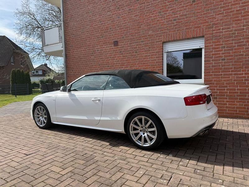 Gebraucht Audi A5 Cabriolet Ambiente 177 PS (130 kW) 2013 Weiß Cabrio